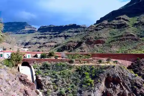 8. Presa de Ayagaures