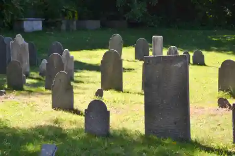 10. Kyrkogården Old Burying Point