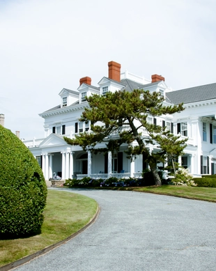 Newport Mansions