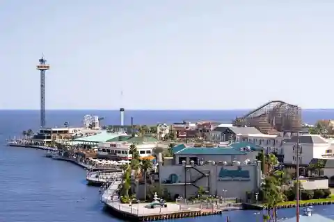 4. Kemah Boardwalk