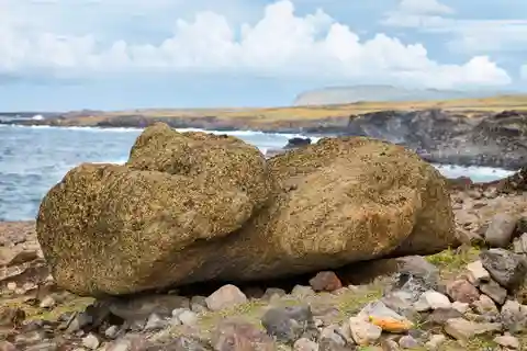 6. Ahu Akahanga