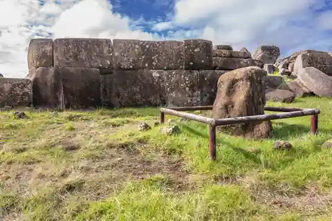 7. Ahu Vinapu