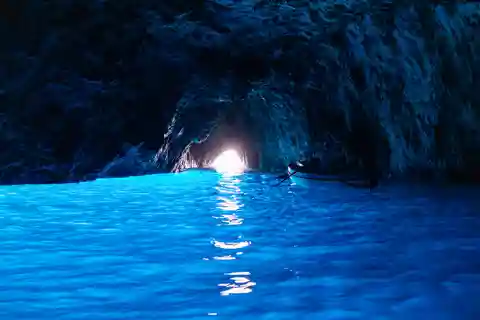8. Μπλε σπηλιά, Κάπρι