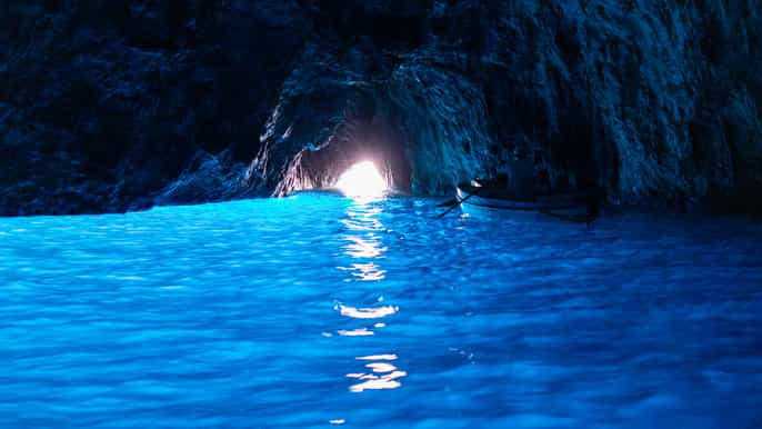 青の洞窟 Blue Grotto カプリ島 チケット ツアーの予約 Getyourguide