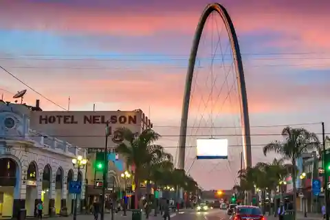 4. Avenida Revolución