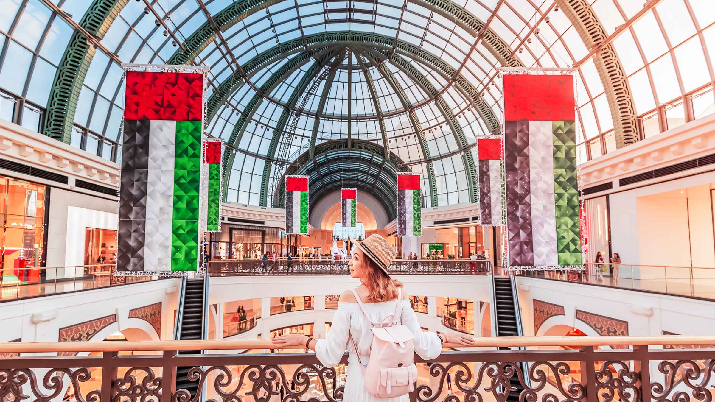 Шоппинг в оаэ. Mall of the Emirates, Дубай, ОАЭ. Mall of the Emirates в Дубае. Дубай Молл фестиваль шопинга. Вкусные места Эмирейтс Молл.