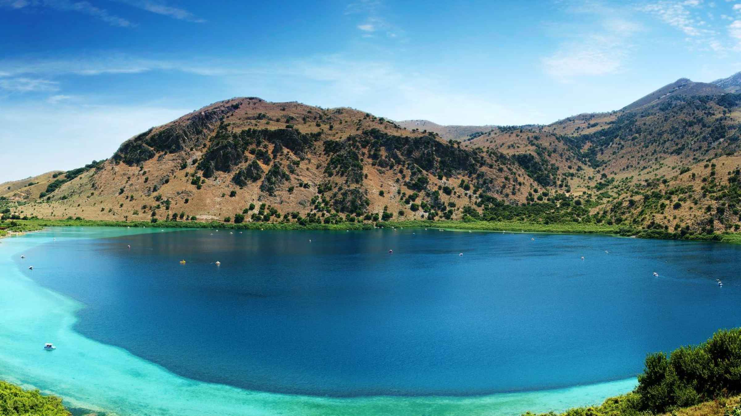 Пресноводное озеро в латинской америке самое большое. Озеро Курна Крит. Озеро Курнас Греция. Озеро Курна озёра Греции. Озеро Курнас Крит фото.
