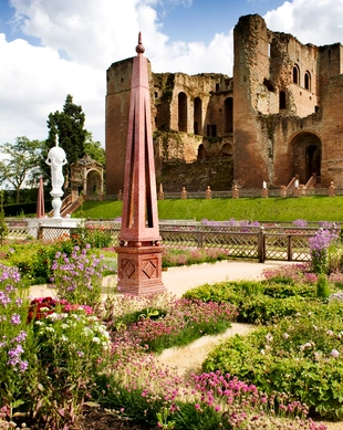 Kenilworth Castle & Elizabethan Garden
