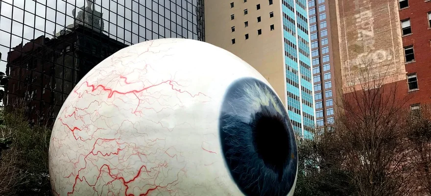 Giant Eyeball, Dallas