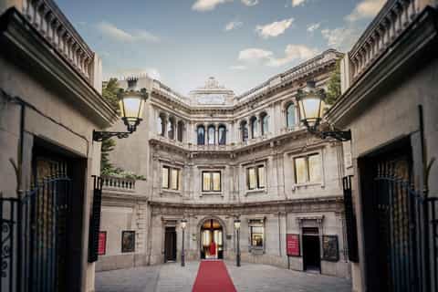 Interior set at the Barcelona Wax Museum
