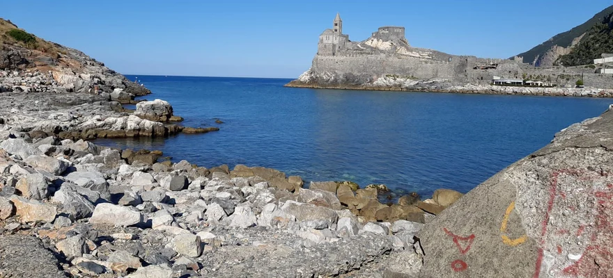 Tinetto Island