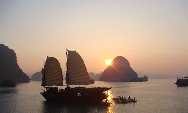Day trip to Ha Long Bay