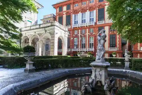 5. Palazzo Rosso