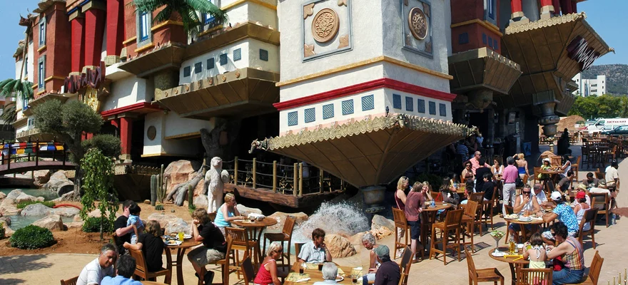 Katmandu Park, Spanien