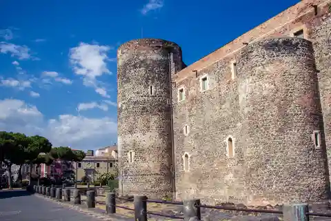 3. Castillo Ursino