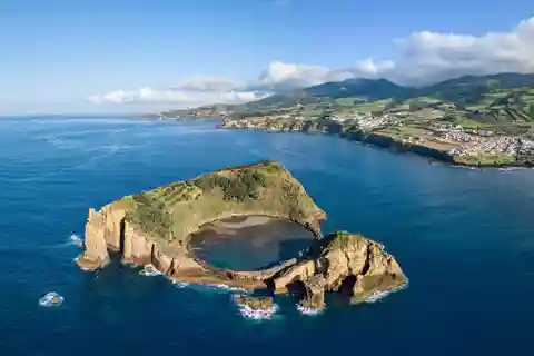 1. Ilhéu de Vila Franca do Campo