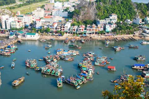 Bai Tu Long Bay