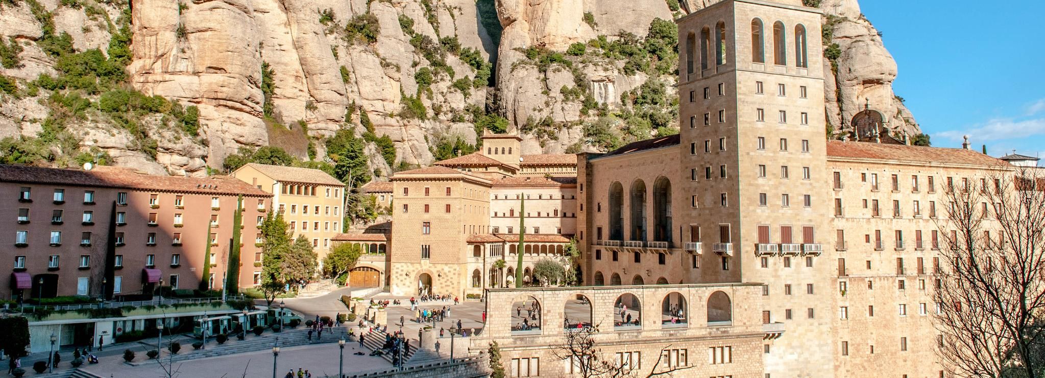 From Barcelona: Full-Day Montserrat & Wine Small Group Tour