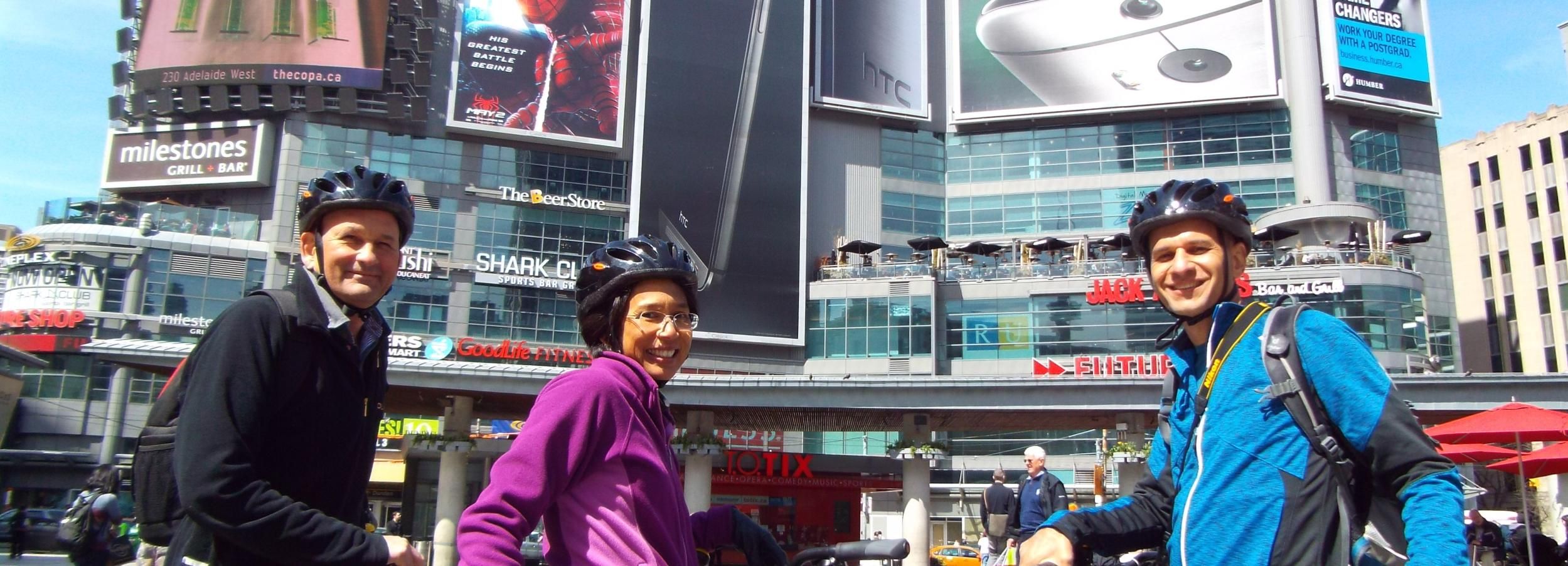 Toronto: Heart of Downtown 3.5-Hour Bike Tour