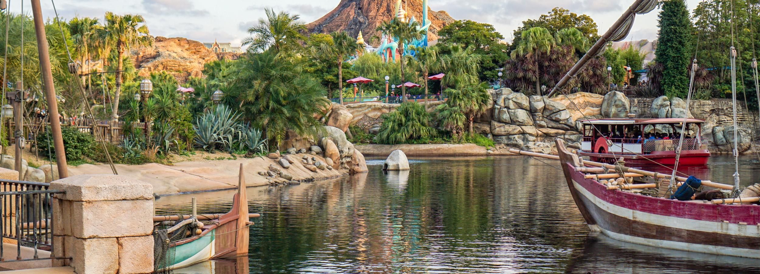 Tokyo Disneyland oder DisneySea: Ticket und Transfer