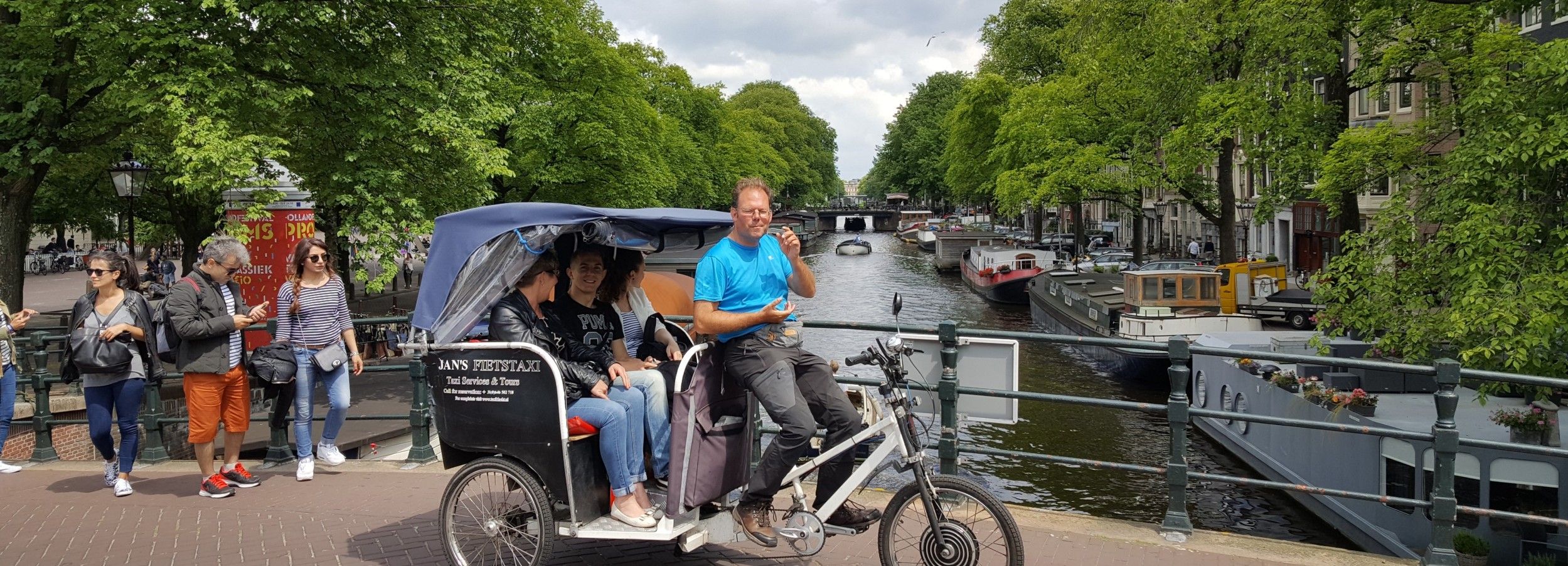 Amsterdam: 2-Hour Sightseeing Tour by Rickshaw