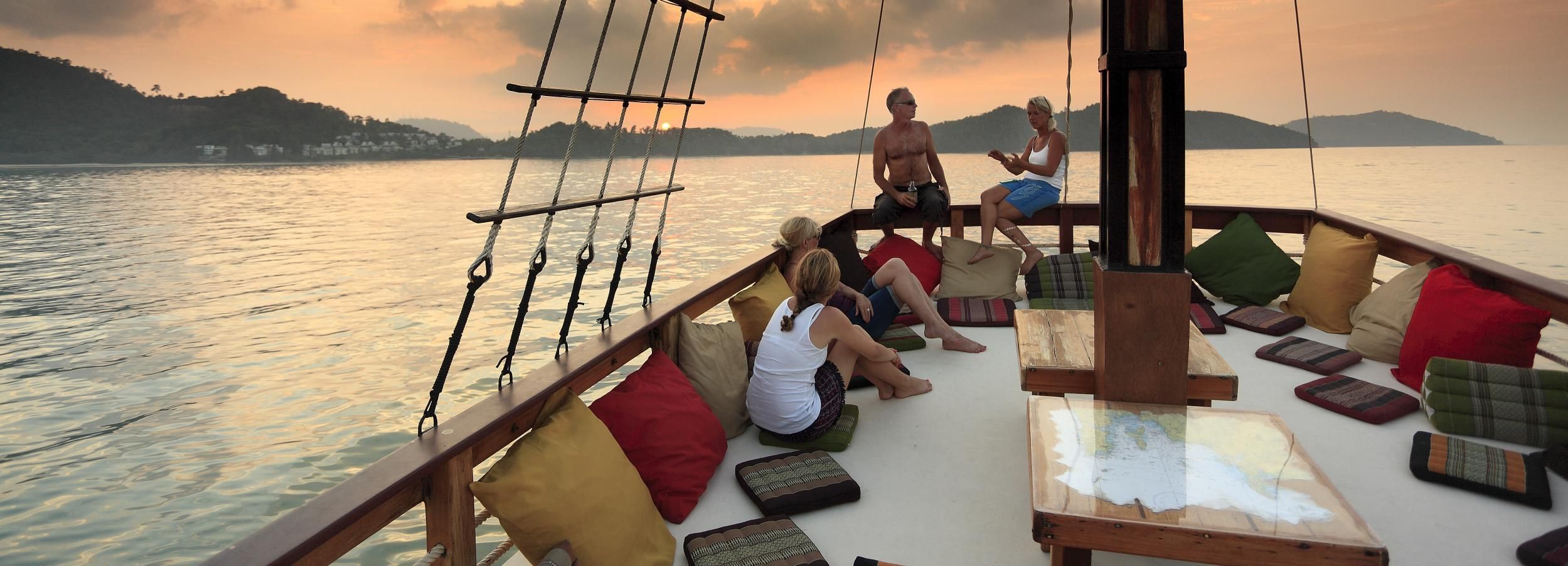 boat tours phuket