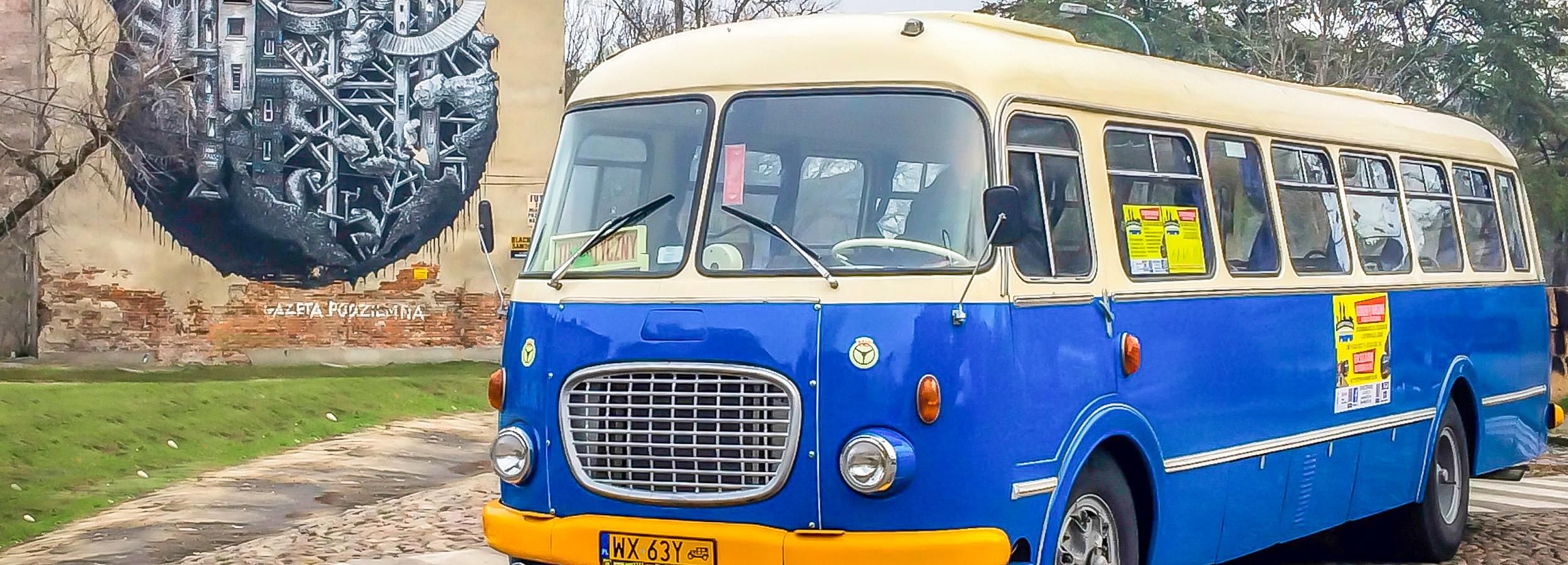 Warsaw: 2.5-Hour Dark Side - Praga District by a Retro Bus