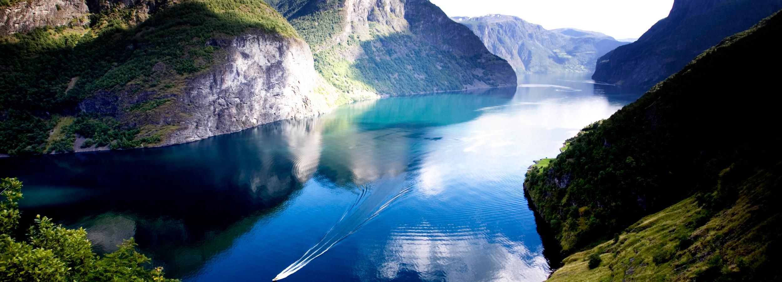 From Bergen: Private Tour to Sognefjord, Gudvangen, & Flåm