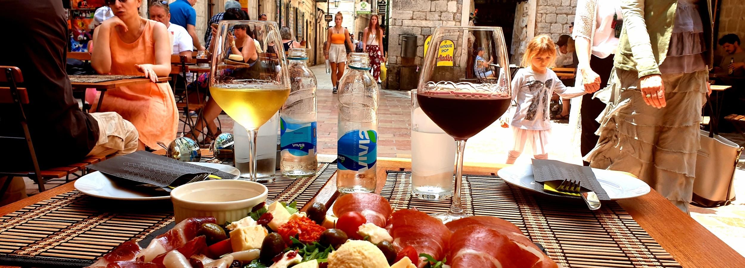 Kotor: Private Walking Tour with Wine and Food Tasting