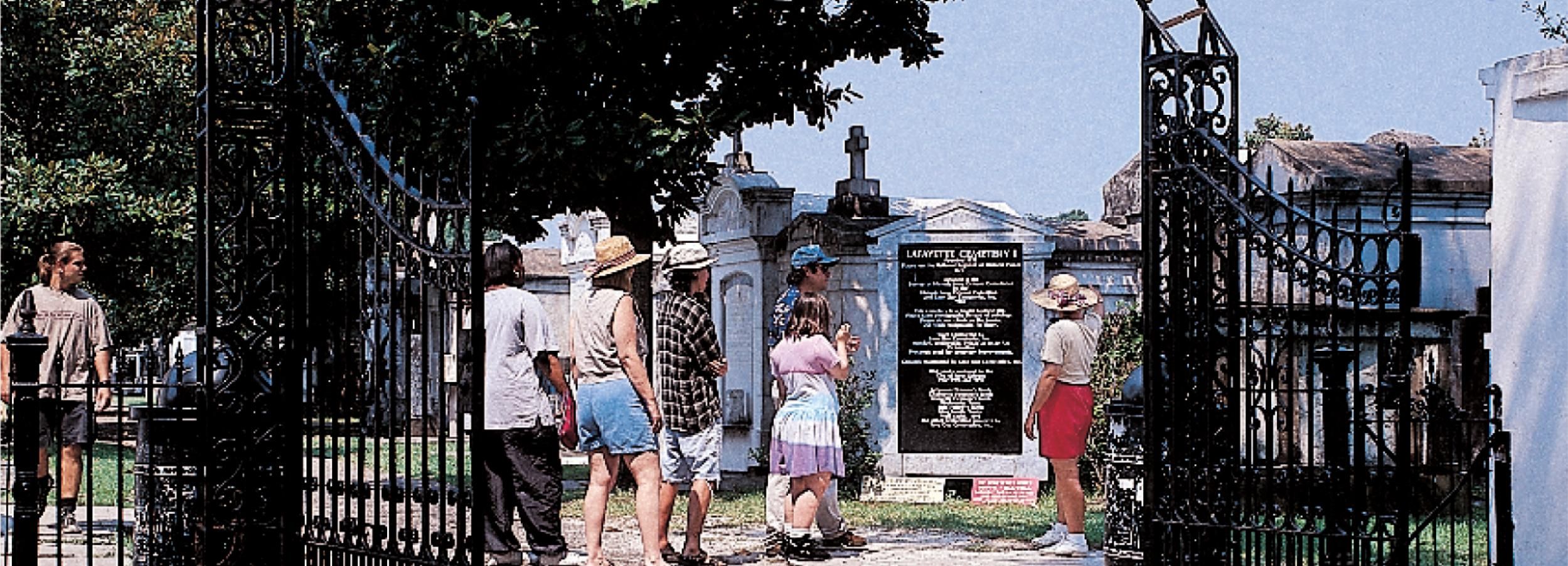 Nueva Orleans: recorrido a pie de 2 horas por el distrito de jardines y el cementerio
