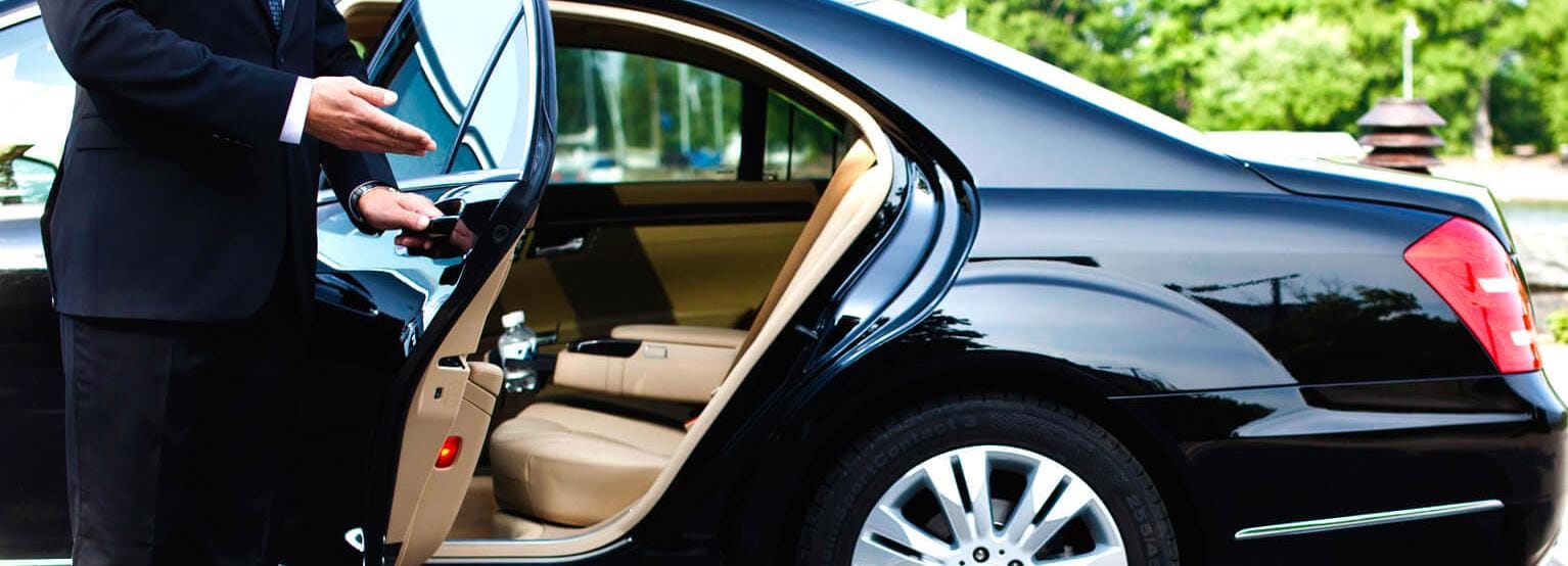 Corfu: Private Minivan Airport Transfer