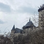 Gita di un giorno al castello di Karlstejn e alla famosa vetreria boema - Hizvo