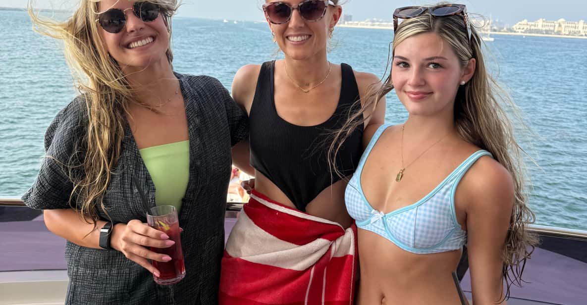 Dubai: Superyacht Experience with Live Music & Drinks