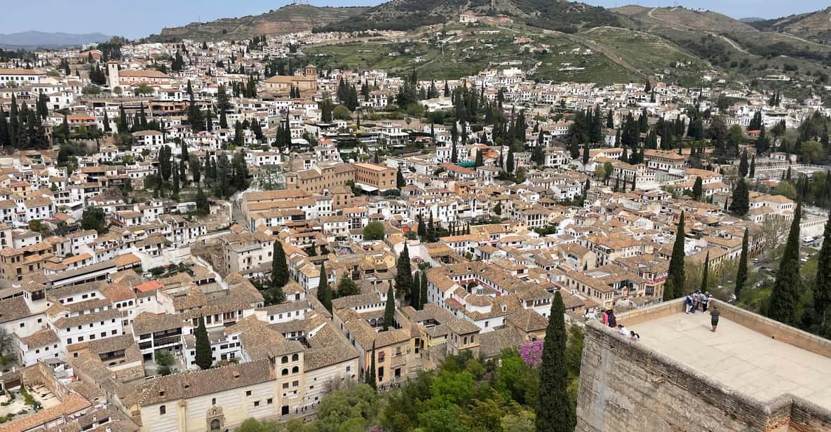 Granada: Alhambra Small Group Tour with Nasrid Palaces