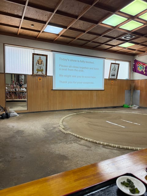 Tokyo: Sumo Show and Dining Experience