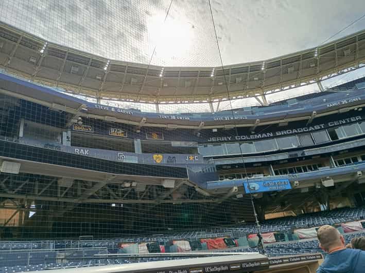 サンディエゴ：ペトコパークスタジアムツアー - パドレスの本拠地