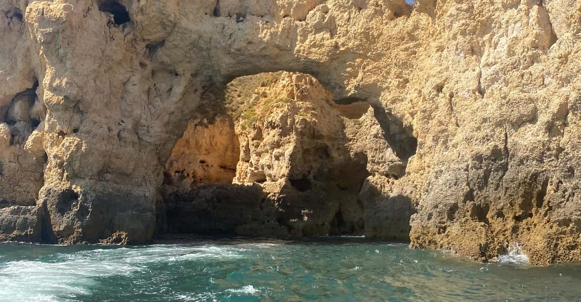 Portimão, Passeio de Barco à Vela às Grutas do Cabo de Lagos - Hizvo