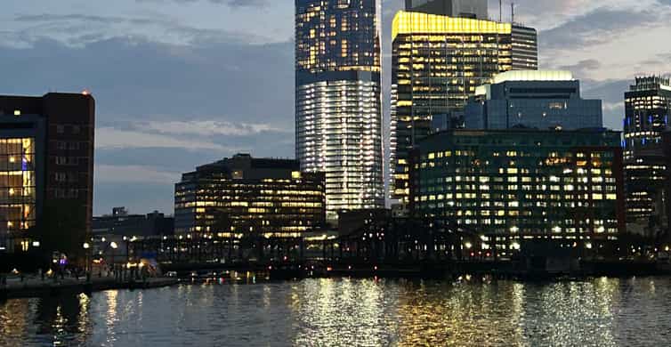 Boston: Harbor Sunset Yacht Cruise