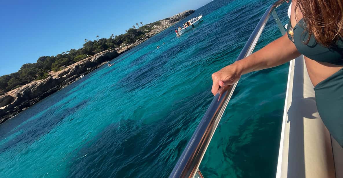 Palma: Deluxe Catamaran with Snacks, Drink, SUP & Snorkeling