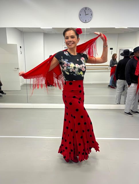 送料込　新品未使用　フラメンコ衣装　セビリア発 フラメンコの本場セビリアでファッション展示会 写真48枚 国際ニュース