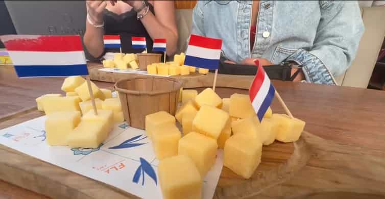 Amsterdam: Classic Boat Cruise with Cheese & Wine Option