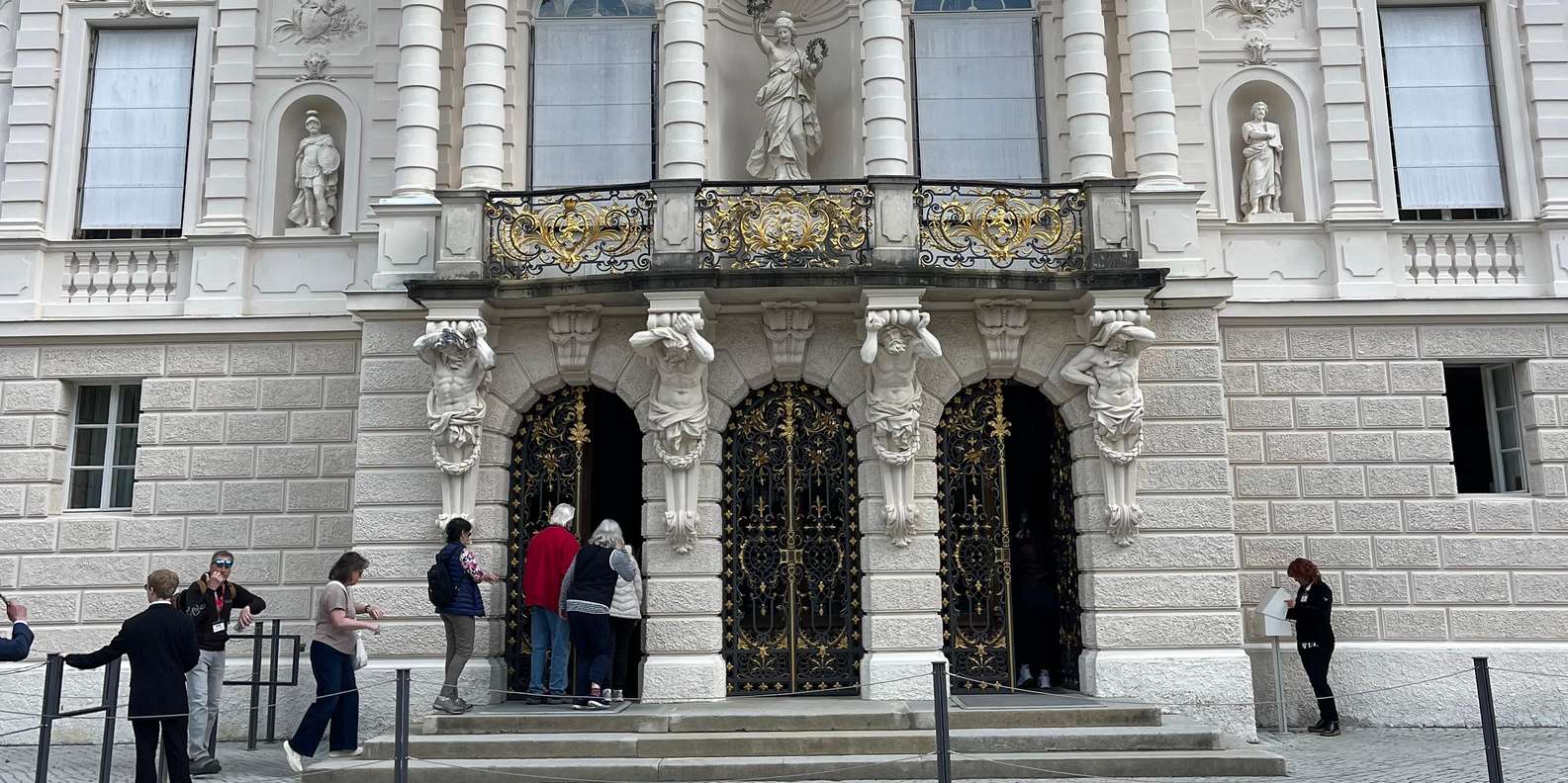 Photo d'un voyageur issue d'un avis