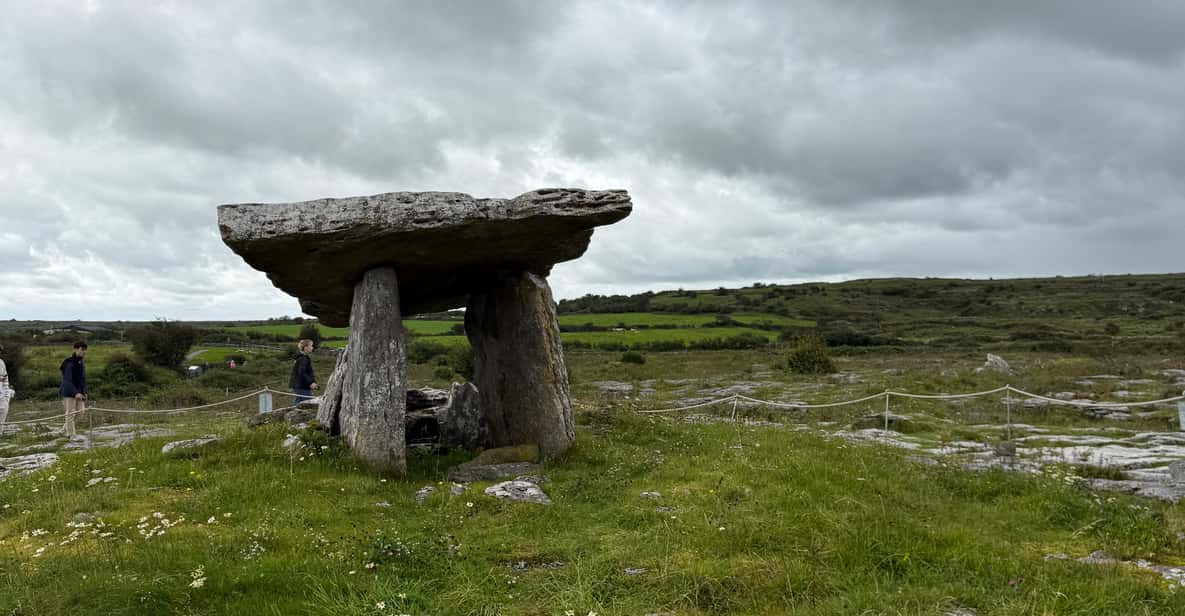 De Galway, excursion guidée d'une journée aux falaises de Moher et au Burren - Hizvo