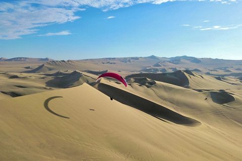 Huacachina: Paragliding over the Peruvian desert