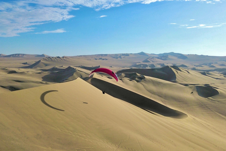 Huacachina: Paragliding over the Peruvian desert