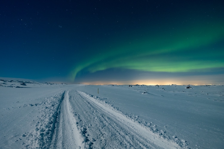 Desde Reikiavik: tour de la aurora boreal en autobúsAurora boreal y estrellas: tour de 3 h con traslado al hotel