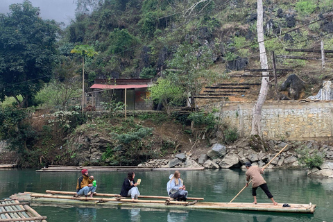 Tour di 4 giorni dell&#039;anello di Ha Giang con notte extra e pick-upTour in CABINA INDIVIDUALE DORME