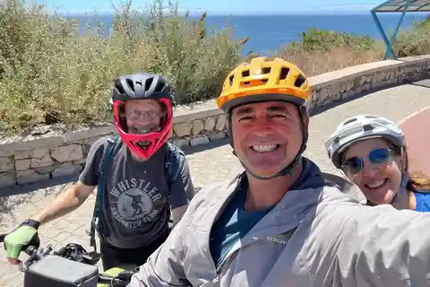 Tour in bicicletta elettrica del villaggio di Cascais: Scivola lungo le coste baciate dal sole