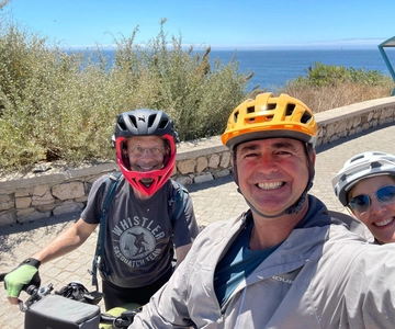 Cascais Village E-Bike Tour: Entlang der sonnenverwöhnten Küste gleiten