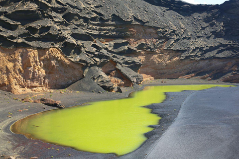 Lanzarote: Timanfaya, El Golfo, and Los Hervideros Tour